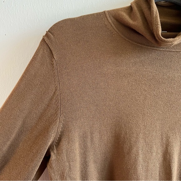 Max Mara Turtleneck Camel Tan Silk & Cashmere Blend Knit Top Sz L EUC - Picture 5 of 9
